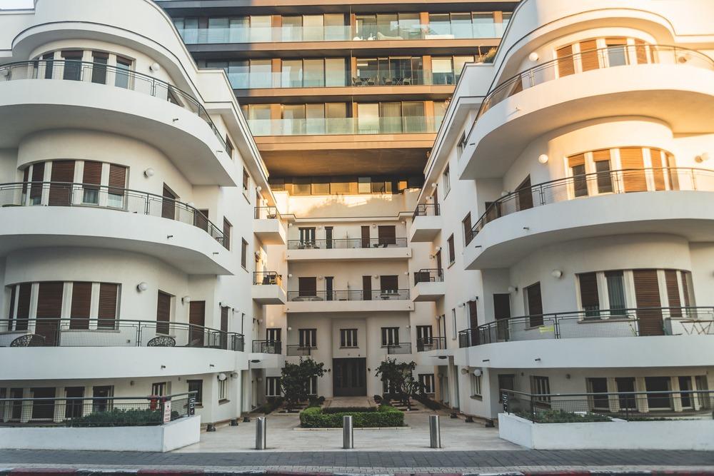 Tel,Aviv,/,Israel-13/10/18:,Modern,Residential,Building,On,Hayrkon,Street
